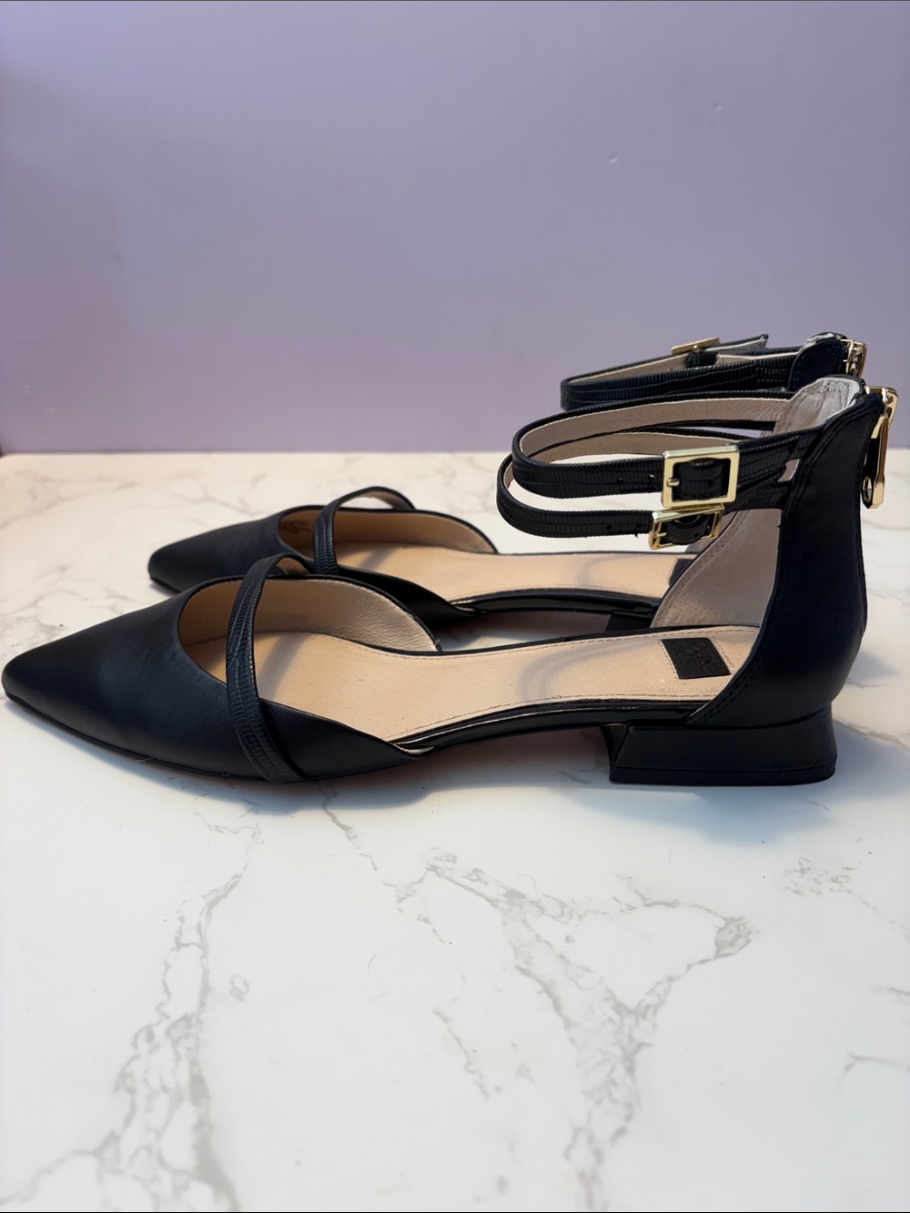 Louise Et Cie women’s black Pointed leather Ankle-Strap Flats like new size 8.5 - Picture 2 of 10